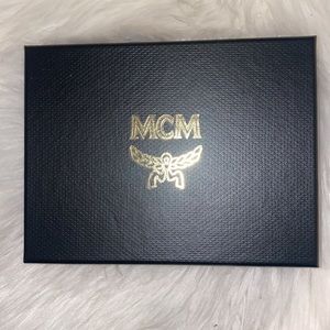 🔥MCM empty leather card case box and dust bag.🔥